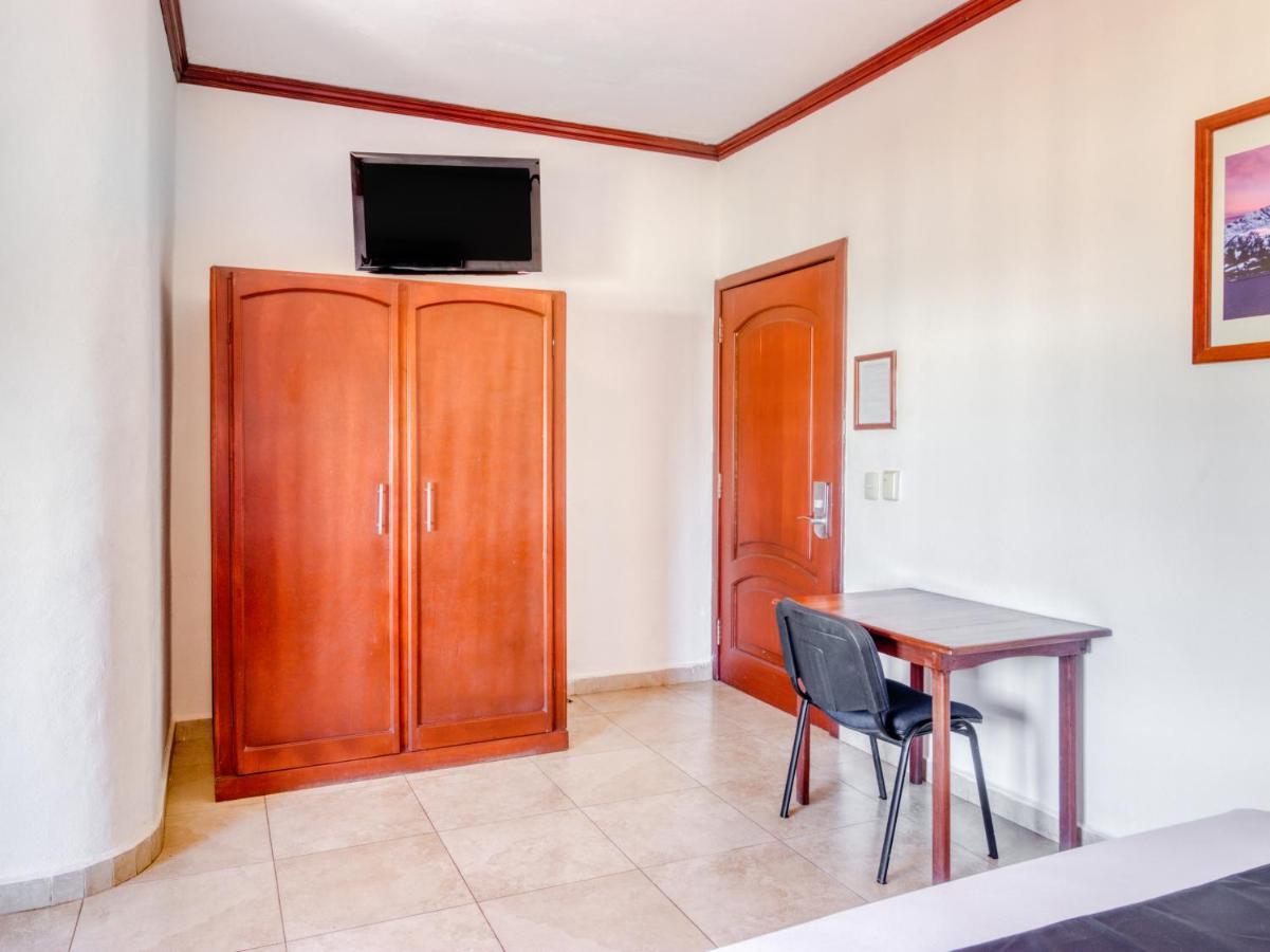 Monte Salerno Hotel & Suites Montemorelos Εξωτερικό φωτογραφία