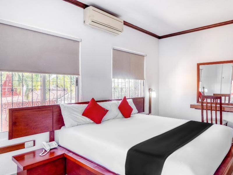 Monte Salerno Hotel & Suites Montemorelos Δωμάτιο φωτογραφία
