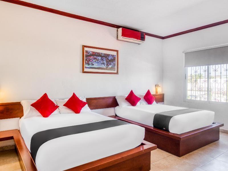 Monte Salerno Hotel & Suites Montemorelos Δωμάτιο φωτογραφία