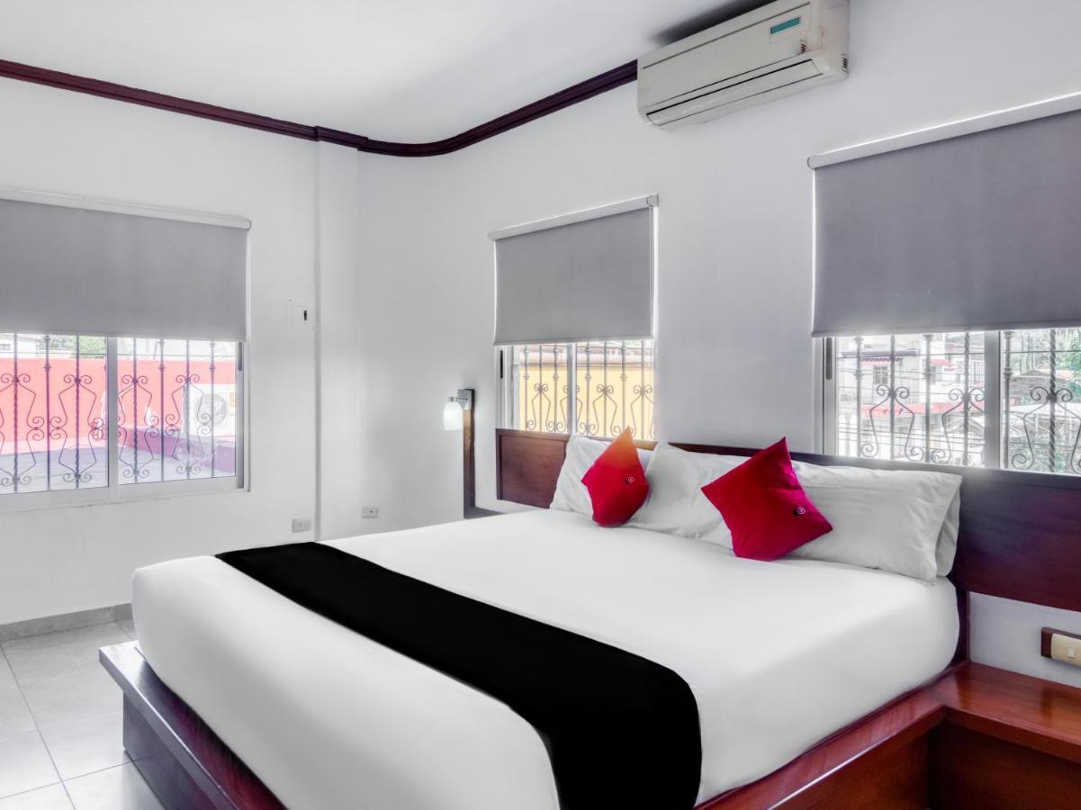 Monte Salerno Hotel & Suites Montemorelos Εξωτερικό φωτογραφία