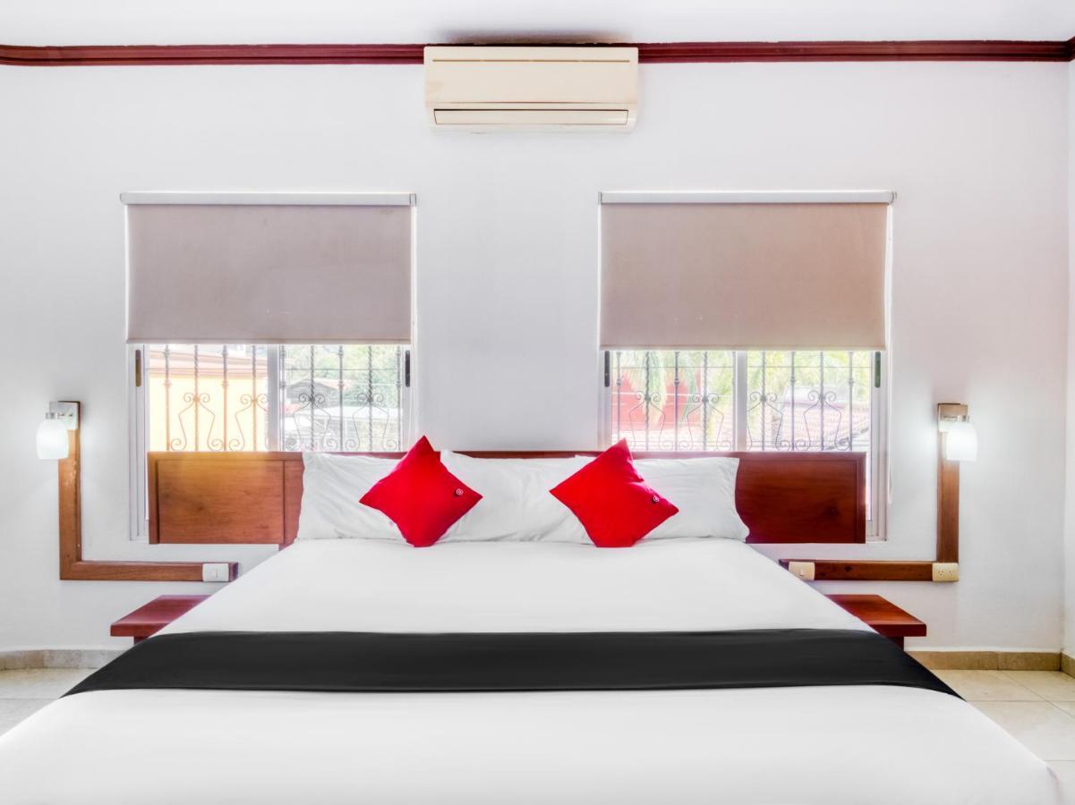 Monte Salerno Hotel & Suites Montemorelos Εξωτερικό φωτογραφία