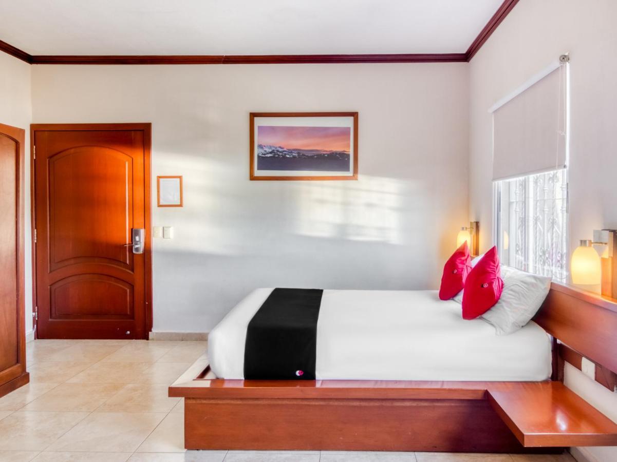 Monte Salerno Hotel & Suites Montemorelos Εξωτερικό φωτογραφία