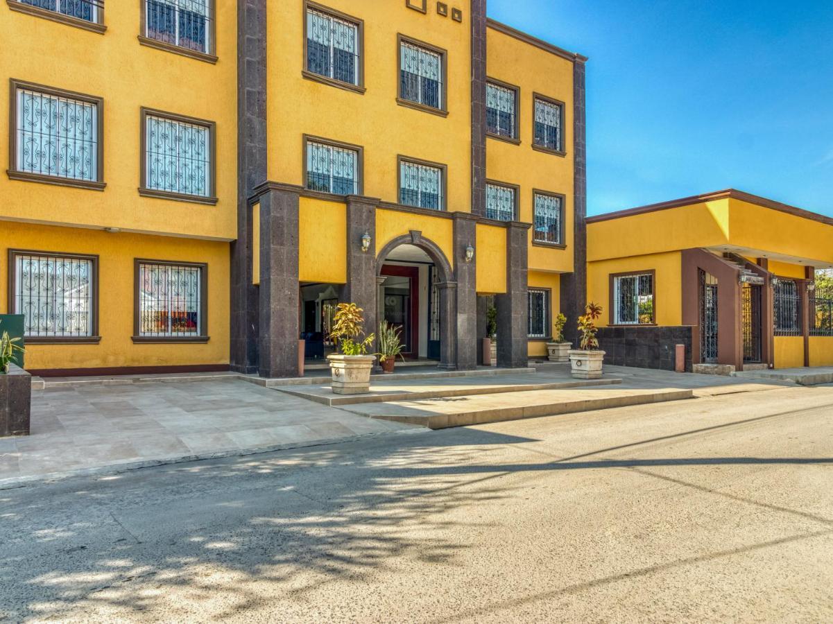 Monte Salerno Hotel & Suites Montemorelos Εξωτερικό φωτογραφία