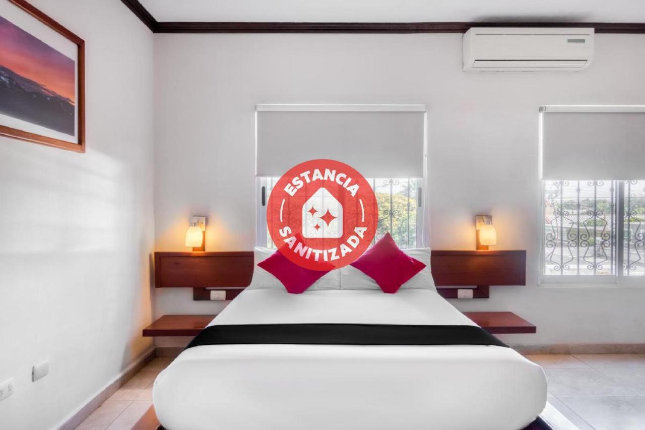 Monte Salerno Hotel & Suites Montemorelos Εξωτερικό φωτογραφία